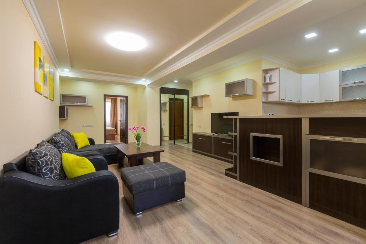 Umba Apartment N5 - Balcony And Mount Ararat View 耶烈万 外观 照片